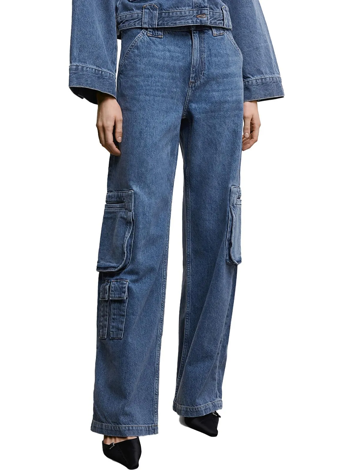 Womens Mid-Rise Wide Leg Cargo Jeans